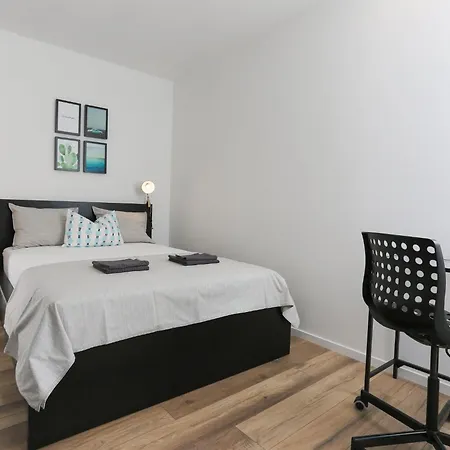 Marti - Three Bedroom With Balconies And Sea View - St דירה *